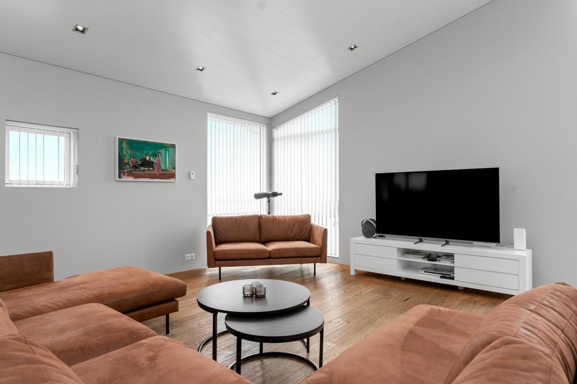 Luxury Villa With River View Laugaras Buitenkant foto