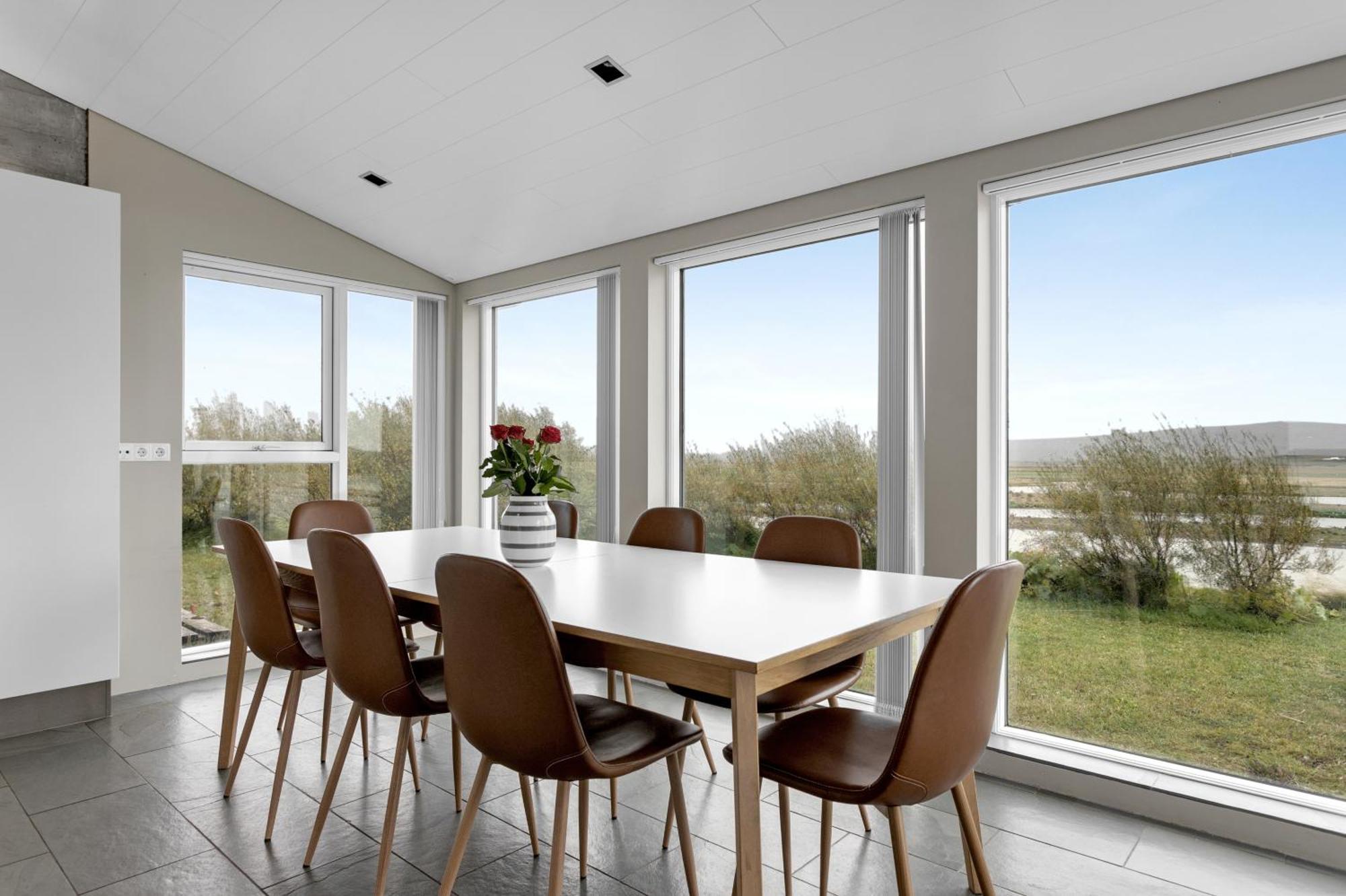 Luxury Villa With River View Laugaras Buitenkant foto
