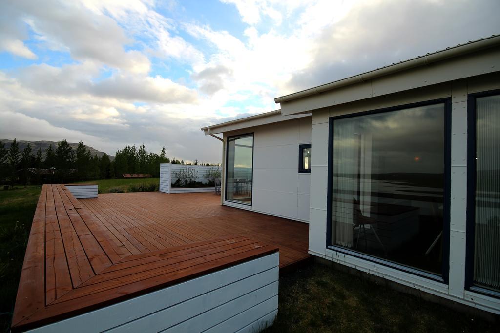 Luxury Villa With River View Laugaras Buitenkant foto
