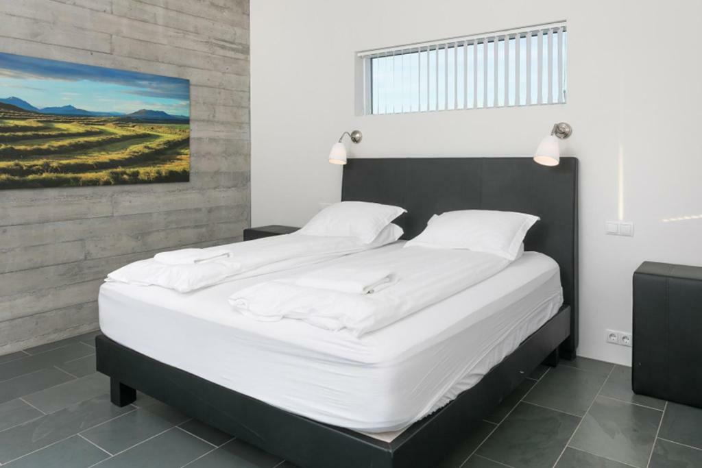 Luxury Villa With River View Laugaras Buitenkant foto